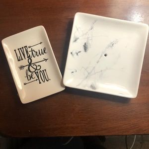 thirty-one “Live true & be You” jewelry tray